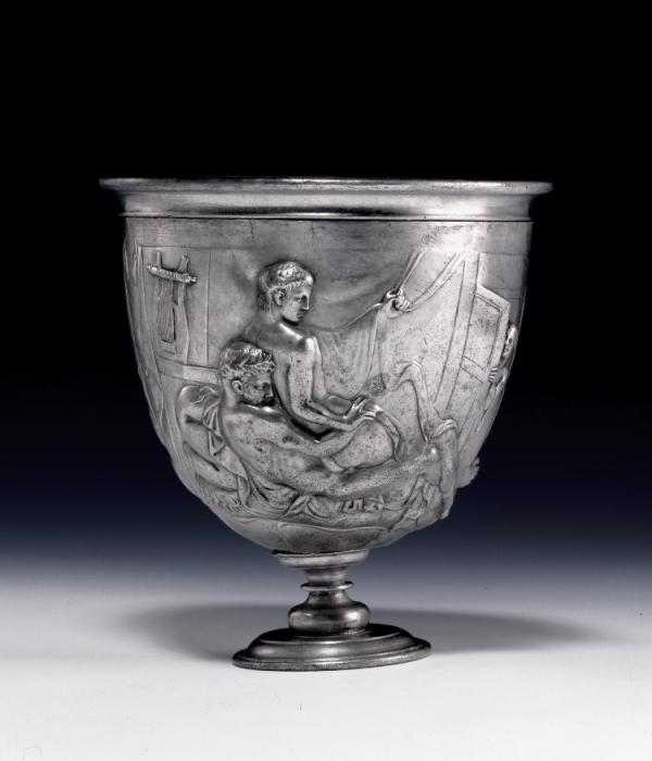 Warren Cup, taça romana com imagens em relevo de homens fazendo sexo anal.(Imagem:British Museum)