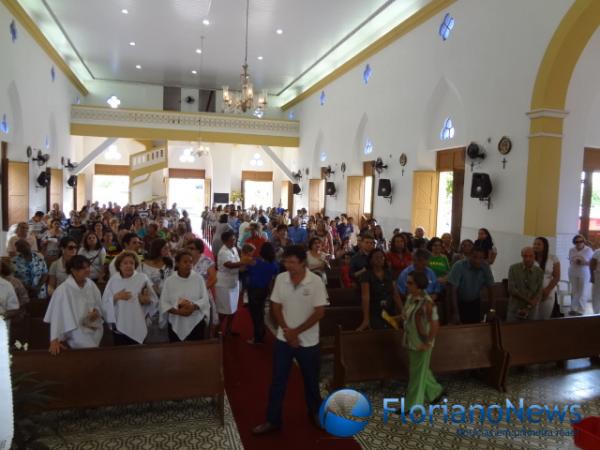 Missa de Páscoa encerra a Semana Santa em Floriano.  (Imagem:FlorianoNews)