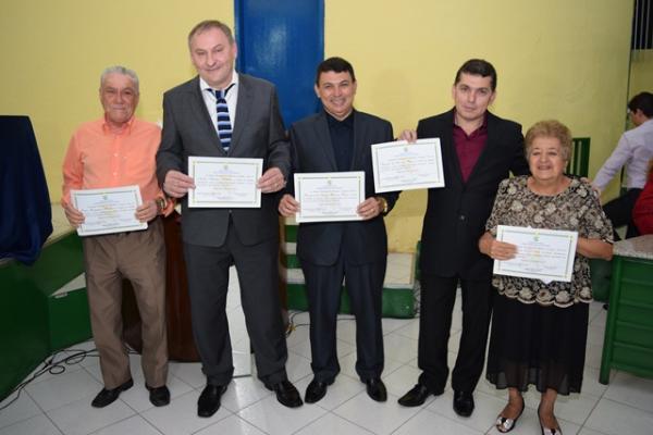 Personalidades são homenageadas com o Titulo de Cidadão Florianense.(Imagem:Waldemir Miranda)