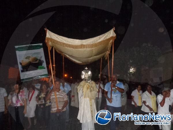 Com missa e procissão, católicos celebram Corpus Christi em Floriano. (Imagem:FlorianoNews)