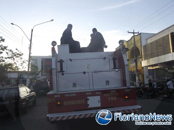 Magistrados, familiares e amigos se despedem do Promotor Edimar Piauilino.(Imagem:FlorianoNews)