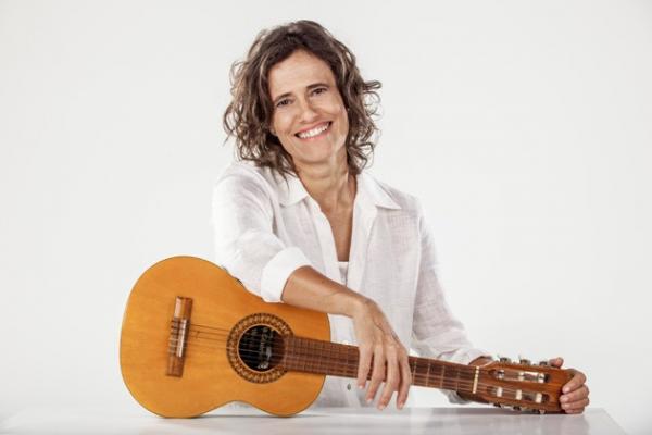 Projeto Seis e Meia adia show de Zélia Duncan em Floriano(Imagem:Divulgação)