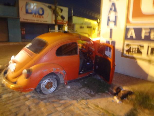 Motorista sofre traumatismo após chocar veículo na Av. Getúlio Vargas.(Imagem:FlorianoNews)