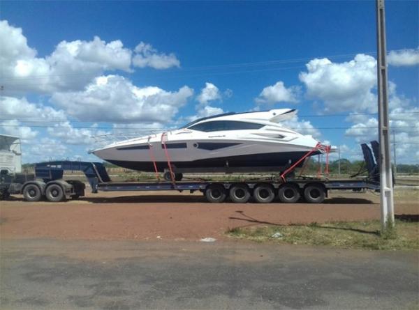 Lancha avaliada em meio milhão é apreendida pela PRF.(Imagem:PRF)