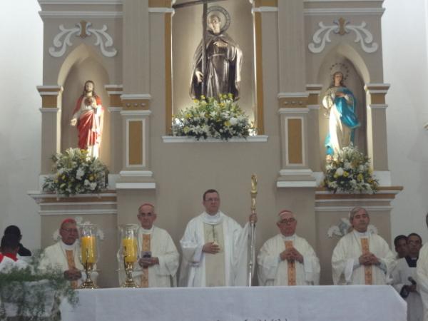 Comemorado os 25 anos de ordenação sacerdotal de Dom Valdemir.(Imagem:FlorianoNews)