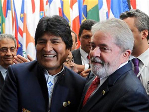 Os presidentes da Bolívia, Evo Morales, e do Brasil, Lula, durante encontro na sexta-feira (28) no Rio de Janeiro(Imagem:Ap.)
