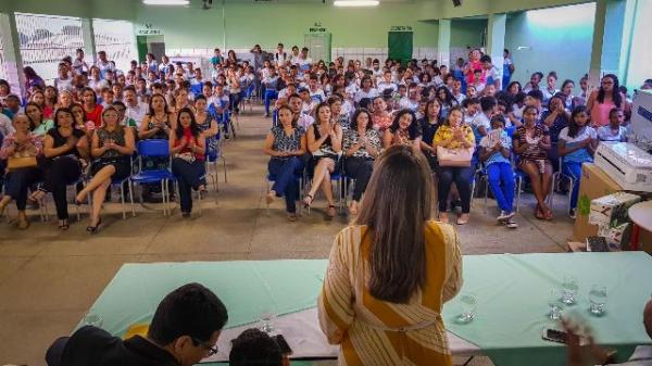 Rejane Dias inaugura obras e entrega equipamentos em Floriano.(Imagem:FlorianoNews)