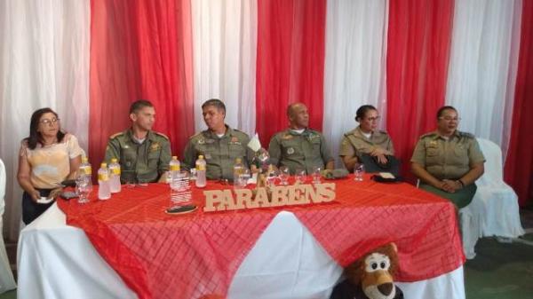 Estudantes de escola particular de Floriano participam da formatura do PROERD.(Imagem:FlorianoNews)