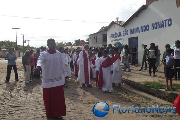 Católicos comemoram Domingo de Ramos. (Imagem:FlorianoNews)