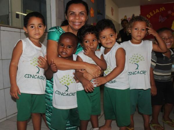 Irmã Graça presta atendimento voluntário há 15 anos em vila da Teresina.(Imagem:Patrícia Andrade/G1)