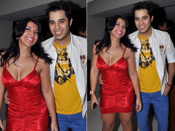 Priscila Pires posou para fotos com o cantor Tomate em Salvador(Imagem:Ego)