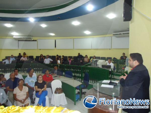 Câmara Municipal de Floriano promove sessão solene para homenagear os comerciários florianenses.(Imagem:FlorianoNews)