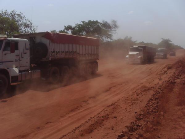 Estrada que liga Bertolinia a Sebastião Leal no Sul do Piauí(Imagem:Internauta)