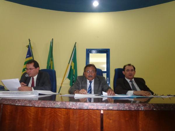 Câmara Municipal aprova requerimentos nesta sexta-feira.(Imagem:FlorianoNews)