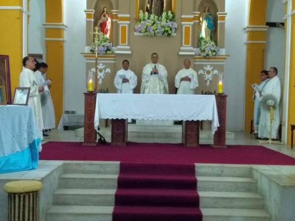 Dom Edivalter celebra 2 anos de episcopado em Floriano.(Imagem:PASCOM)