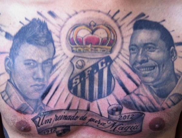 Torcedor fanático do Peixe tatuou os rostos de Neymar e Pelé no peito.(Imagem:Divulgação / Arquivo pessoal)