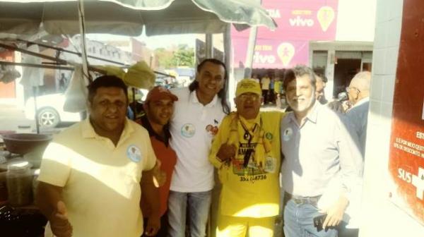 Após café no Mercado Central, Dr. Pessoa cumpre agenda política em Floriano.(Imagem:FlorianoNews)