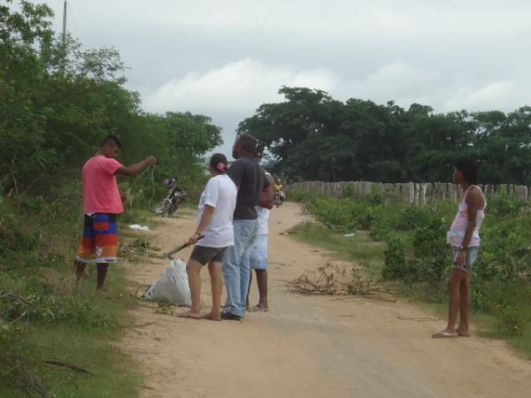 Terreno da Prefeitura é invadido por famílias em Floriano.(Imagem:FlorianoNews)