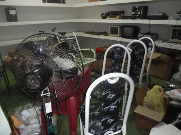 Objetos roubados são recuperados por policiais em Floriano.(Imagem:FlorianoNews)