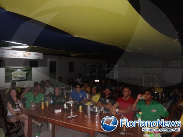 Torcedores de Floriano e Barão de Grajaú se reuniram para assistir partida entre Brasil e Croácia.(Imagem:FlorianoNews)