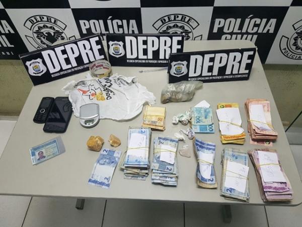 Depre apreende cerca de R$ 6 mil em dinheiro do tráfico de drogas.(Imagem:Cidadeverde.com)