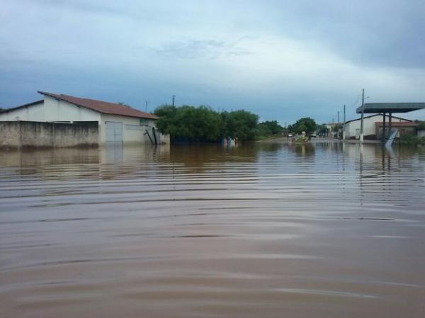 Cidade ficou ilhada após rompimento de barragem.(Imagem:Alonso Gomes/Arquivo Pessoal)