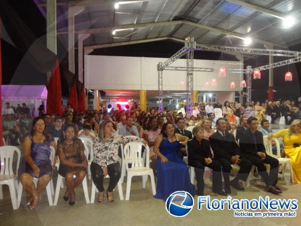 Prefeito Gilberto Júnior prestigiou diplomação da turma de Direito da FAESF.(Imagem:FlorianoNews)