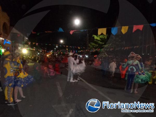 SESC realizou Mostra São João na Praça com Festival de Quadrilhas e bois em Floriano.(Imagem:FlorianoNews)