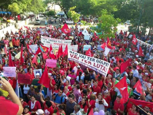 Protesto em Teresina se concentra na Praça Pedro II, Centro da capital.(Imagem:Ellyo Teixeira/G1)