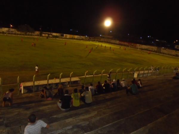 Tumulto em campo marca sétima rodada do Campeonato Regional de Floriano.(Imagem:FlorianoNews)