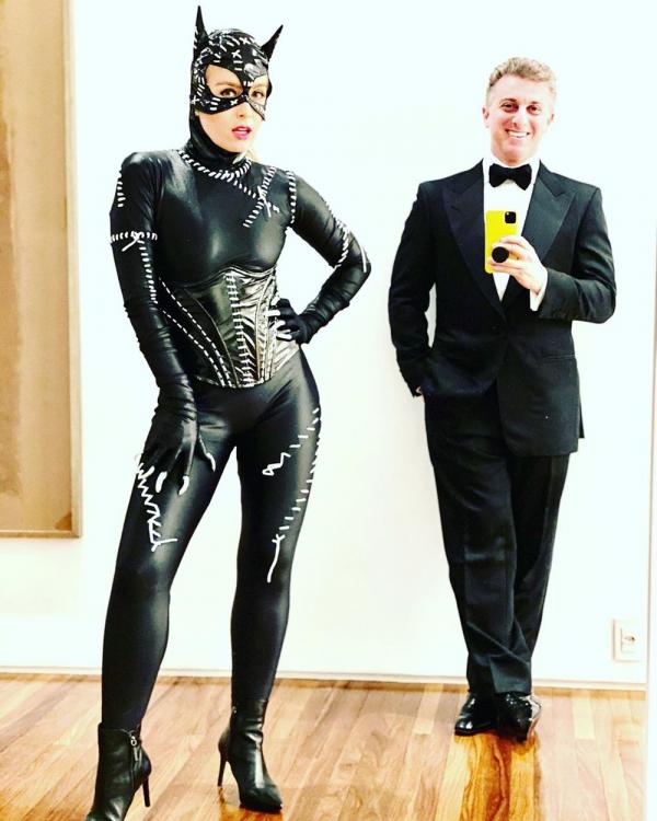  Luciano Huck postou Angélica fantasiada de mulher-gato para uma festa de halloween nesta terça-feira, 29/10.(Imagem:Reprodução/Instagram )