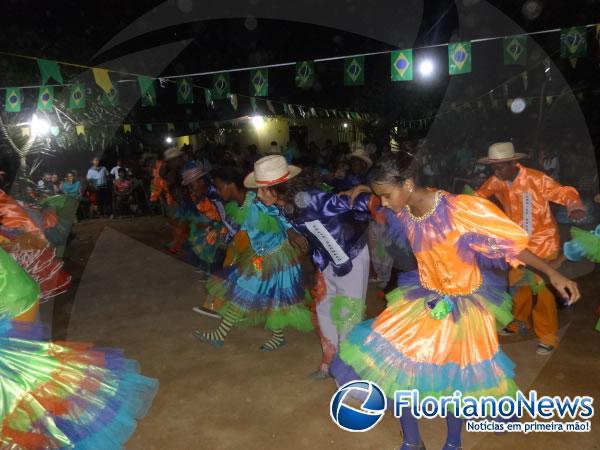 Festival de quadrilhas é realizado pelo Repórter Amarelinho na localidade Morrinhos.(Imagem:FlorianoNews)