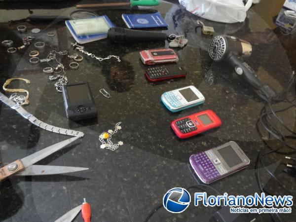 Polícia Militar apreende drogas e produtos de roubo no bairro Taboca.(Imagem:FlorianoNews)