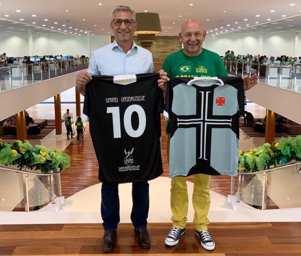 Campello e Hang em reunião para acertar patrocínio da Havan para o Vasco.(Imagem:Reprodução/Twitter)