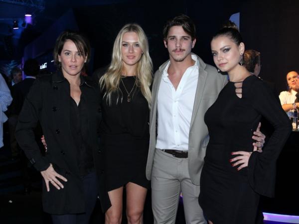 Deborah Secco, Fiorella Mattheis, Rômulo Neto e Milena Toscano.(Imagem:Ego.globo)