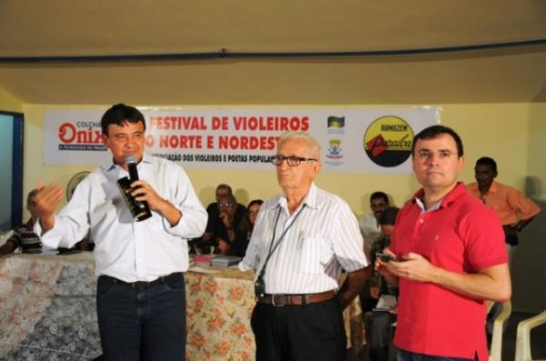 Governador participa do Festival de Violeiros.(Imagem:Francisco Gilásio)