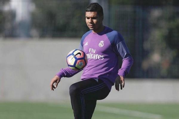 Casemiro retornou recentemente ao Real Madrid após um período afastado por lesão.(Imagem:Reprodução/Twitter)