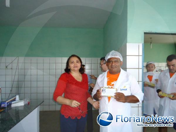 Detentos da Penitenciária de Floriano concluem curso de pizzaiolo oferecido pelo SESC/SENAC.(Imagem:FlorianoNews)