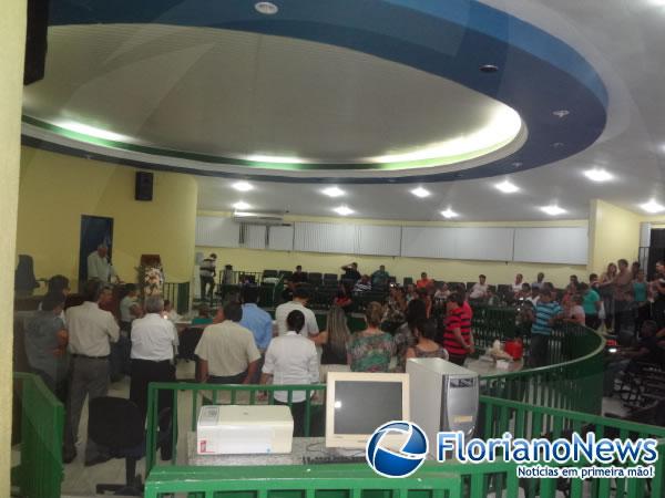       Corpo do ex-vereador Pedro Holanda foi velado na Câmara Municipal de Floriano. (Imagem:FlorianoNews)