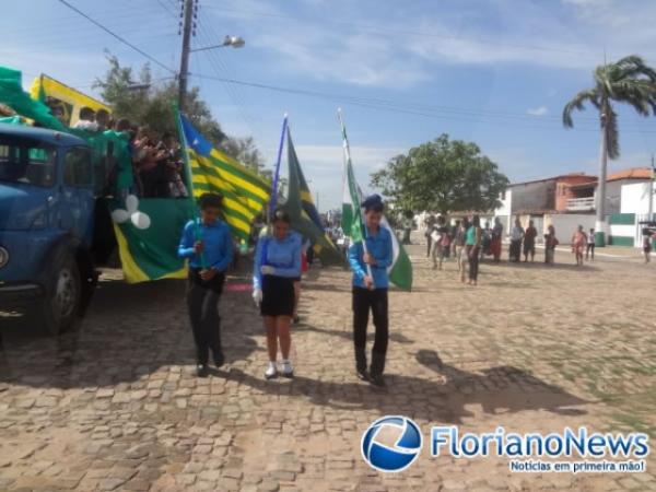 Cerimônia cívica marca aniversário de São Francisco do Piauí.(Imagem:FlorianoNews)