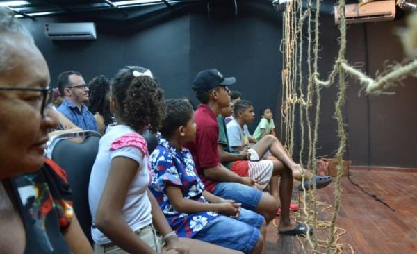 SECULT promove o 1º espetáculo de teatro na Estação Cidadania, Cultura e Esporte.(Imagem:Secom)