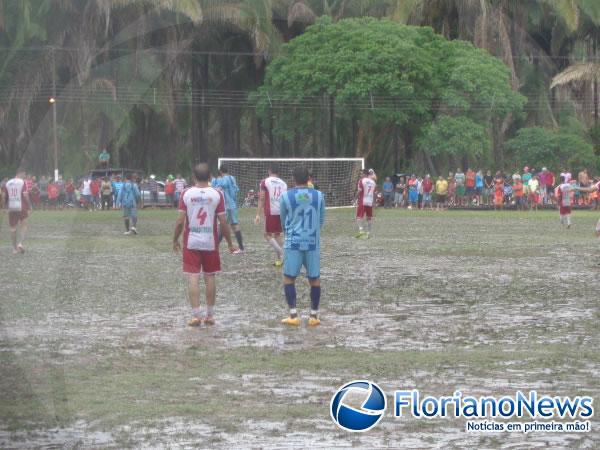 Riachinho fica com titulo do campeonato debaixo de muita chuva e confusão.(Imagem:FlorianoNews)