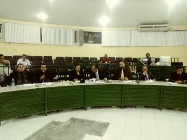 Câmara de Floriano promove duas sessões e enxuga pauta de votações(Imagem:FlorianoNews)
