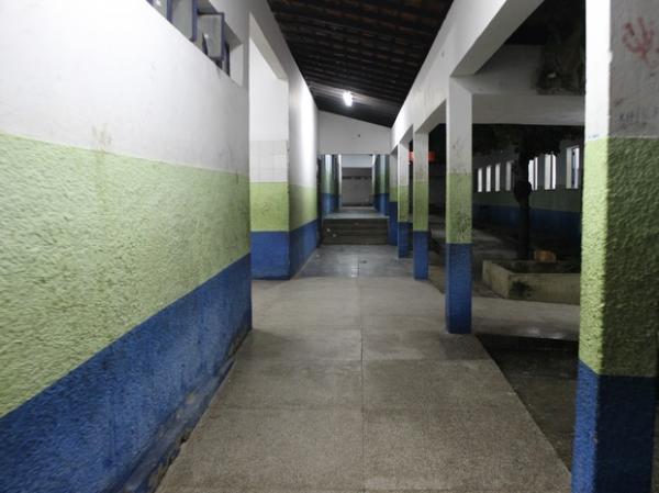 Corredores da escola ficaram vazios após o crime.(Imagem:Ellyo Teixeira/G1)