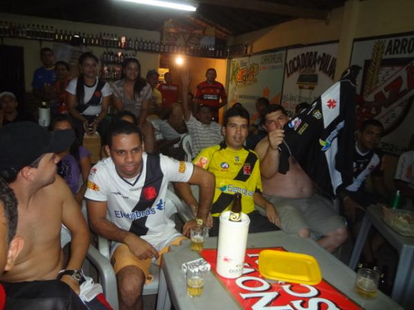 Torcedores acompanharam jogo deste domingo em bares de Floriano. (Imagem:FlorianoNews)