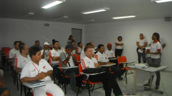 Cajueiro Motos promoveu homenagem para celebrar Dia dos Pais.(Imagem:FlorianoNews)