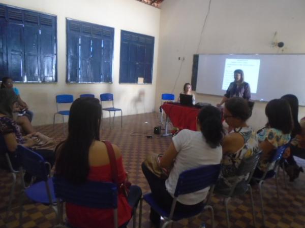 Reunião discute volta às aulas na Unidade Escolar Monsenhor Lindolfo Uchoa.(Imagem:FlorianoNews)