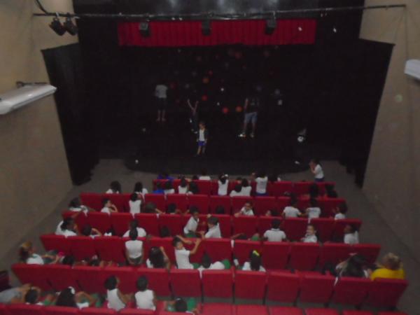 Teatro Maria Bonita recebe o espetáculo Palha Assada.(Imagem:FlorianoNews)