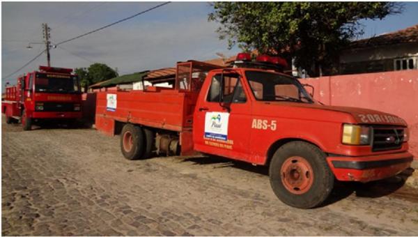 Corpo de bombeiros chama atenção da população nesse período quente.(Imagem:FlorianoNews)