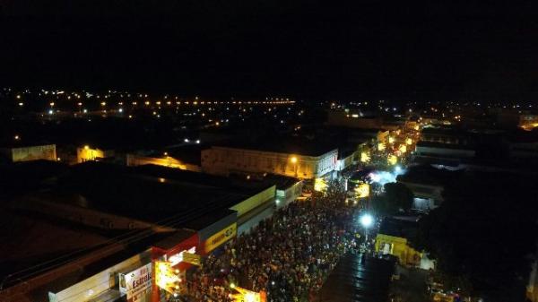 Desfile das Escolas de Samba e Arrastão fecham Carnaval de Floriano 2018.(Imagem:SECOM)